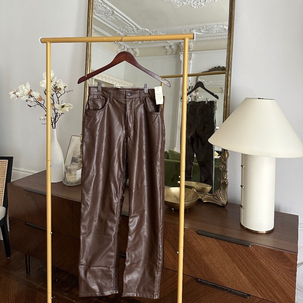 NWT 28 Short Abercrombie & Fitch Pants